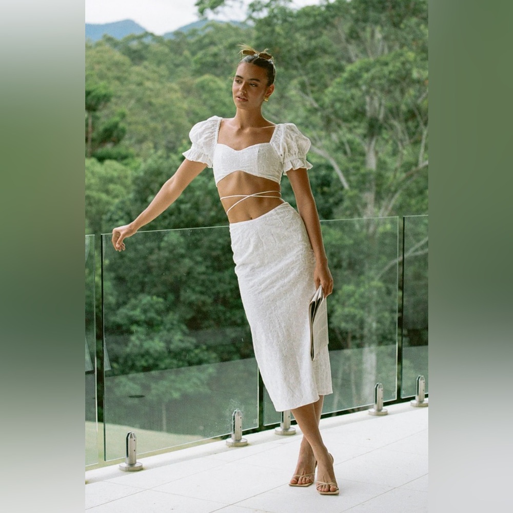 NWT Sabo Lupa Embroidered Midi Skirt